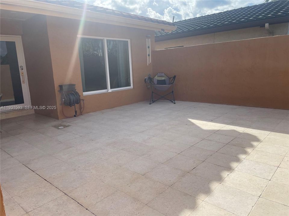 For Sale: $699,900 (4 beds, 3 baths, 1921 Square Feet)