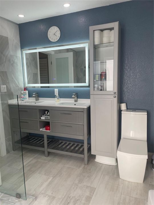 For Sale: $699,900 (4 beds, 3 baths, 1921 Square Feet)