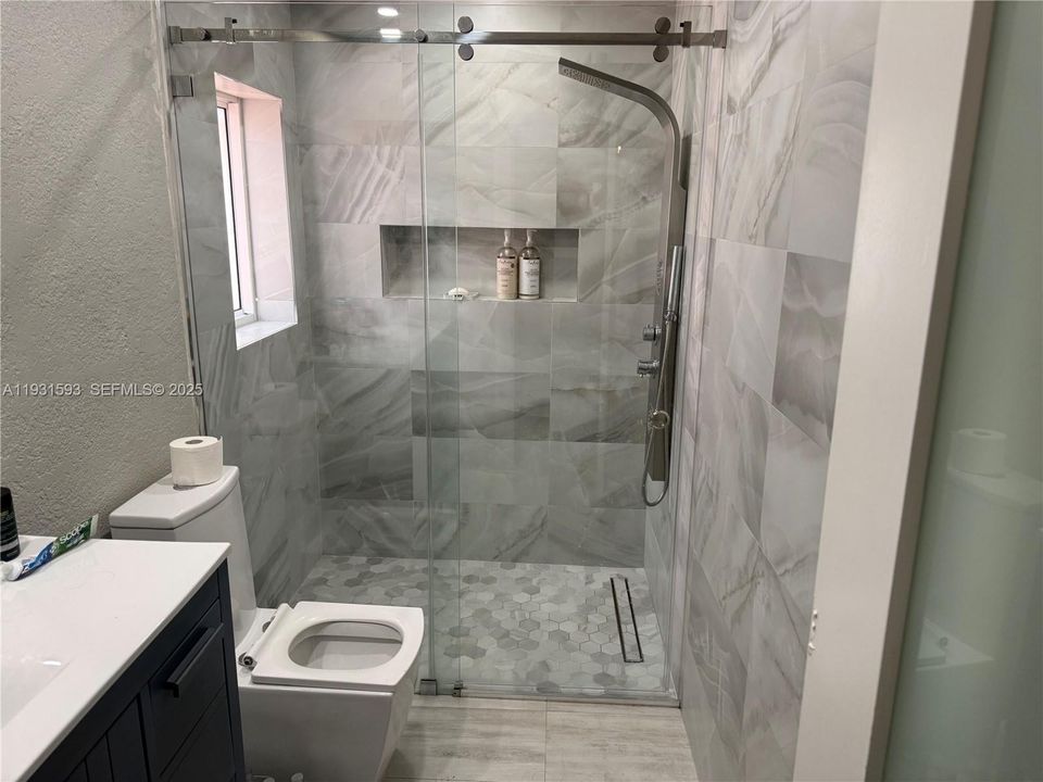 For Sale: $699,900 (4 beds, 3 baths, 1921 Square Feet)