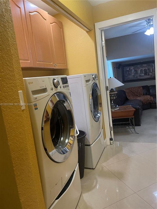 For Sale: $699,900 (4 beds, 3 baths, 1921 Square Feet)