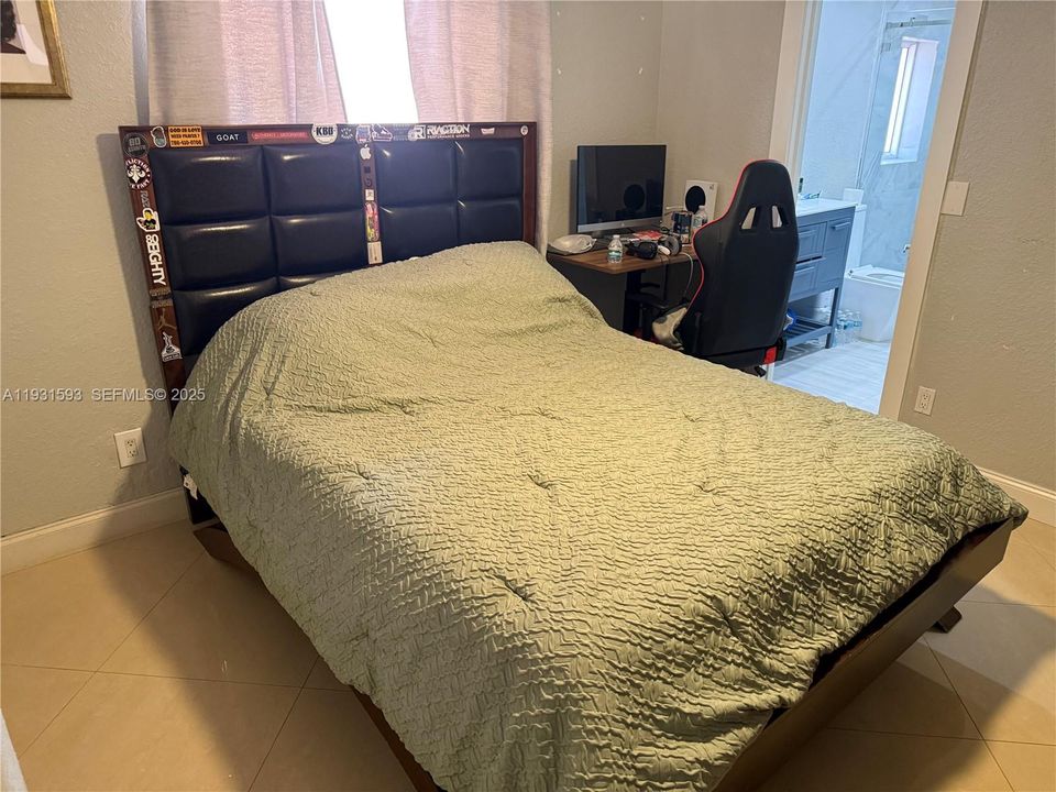 For Sale: $699,900 (4 beds, 3 baths, 1921 Square Feet)