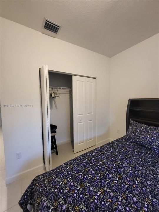 出租: $1,900 (1 贝兹, 1 浴室, 1100 平方英尺)