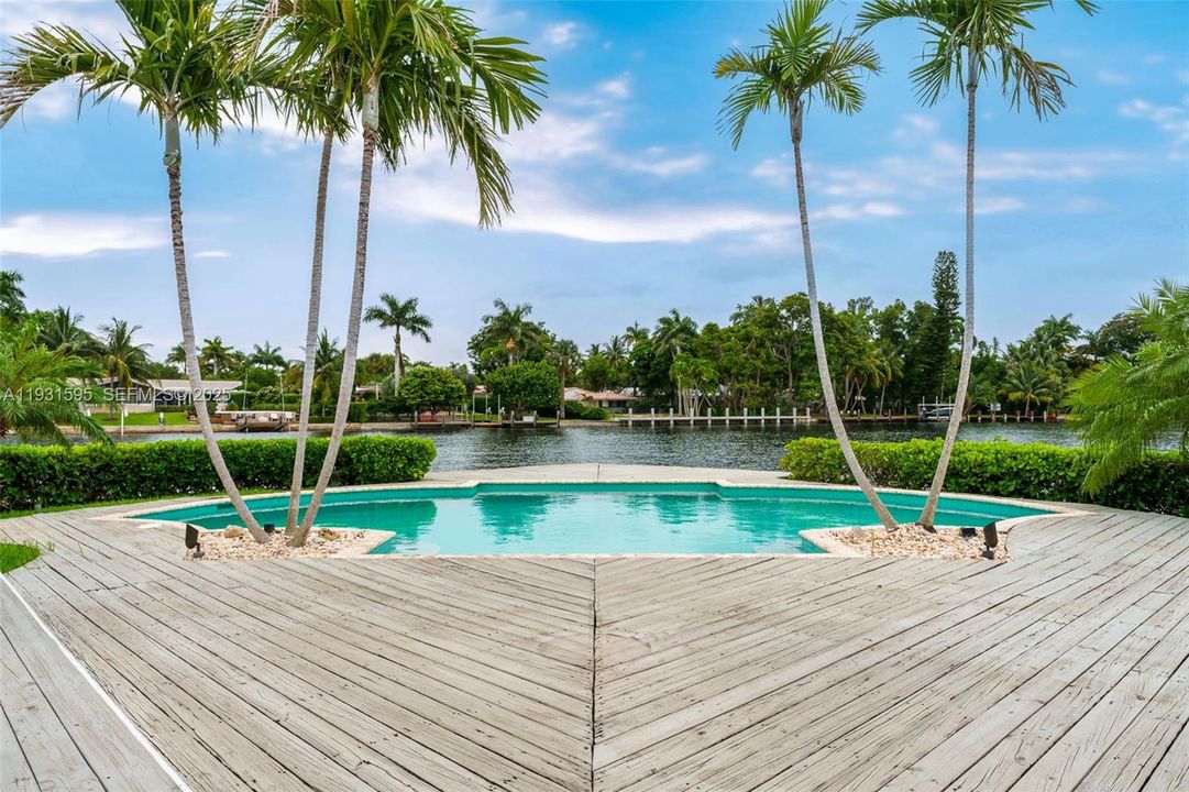 En Renta: $8,500 (4 camas, 3 baños, 3150 Pies cuadrados)