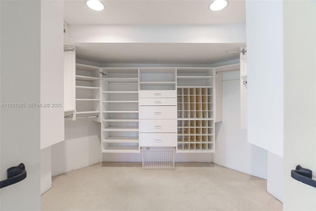 En Renta: $8,500 (4 camas, 3 baños, 3150 Pies cuadrados)