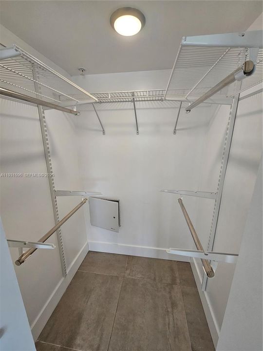 В аренду: $2,350 (2 спален, 2 ванн, 29413 Квадратных фут)