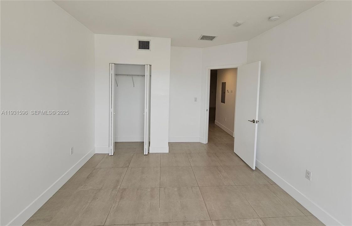 В аренду: $2,350 (2 спален, 2 ванн, 29413 Квадратных фут)