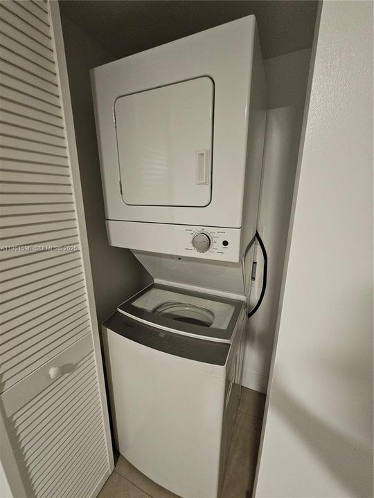 В аренду: $2,350 (2 спален, 2 ванн, 29413 Квадратных фут)