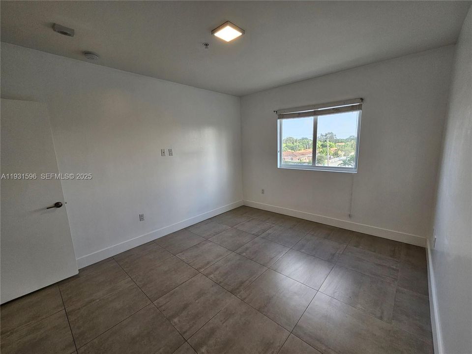 В аренду: $2,350 (2 спален, 2 ванн, 29413 Квадратных фут)