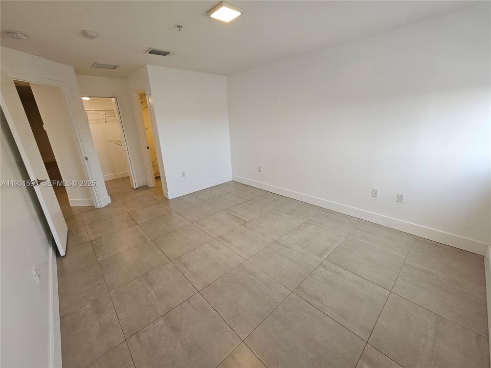 В аренду: $2,350 (2 спален, 2 ванн, 29413 Квадратных фут)