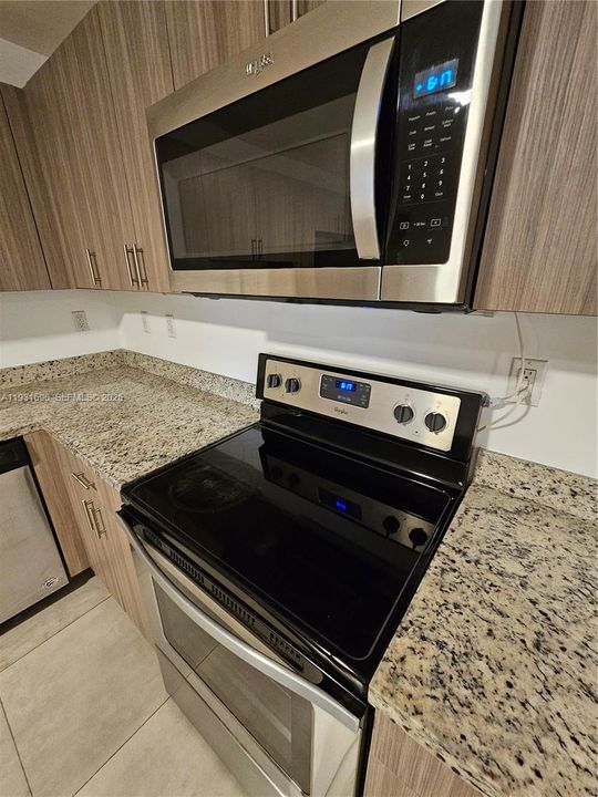 В аренду: $2,350 (2 спален, 2 ванн, 29413 Квадратных фут)