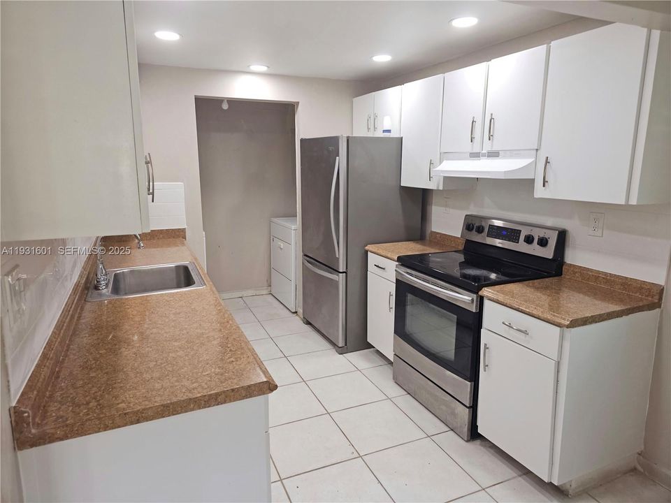 На продажу: $307,000 (3 спален, 2 ванн, 1300 Квадратных фут)