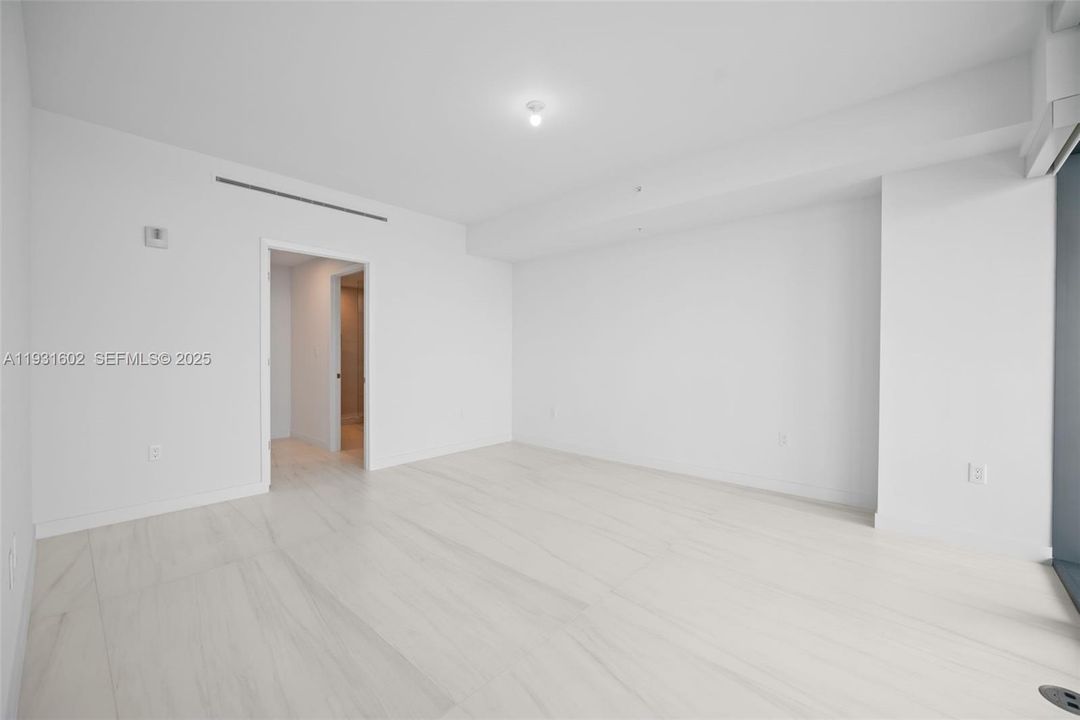 For Sale: $3,650,000 (3 beds, 3 baths, 2632 Square Feet)