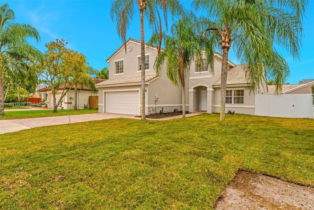 For Sale: $779,000 (4 beds, 2 baths, 2041 Square Feet)