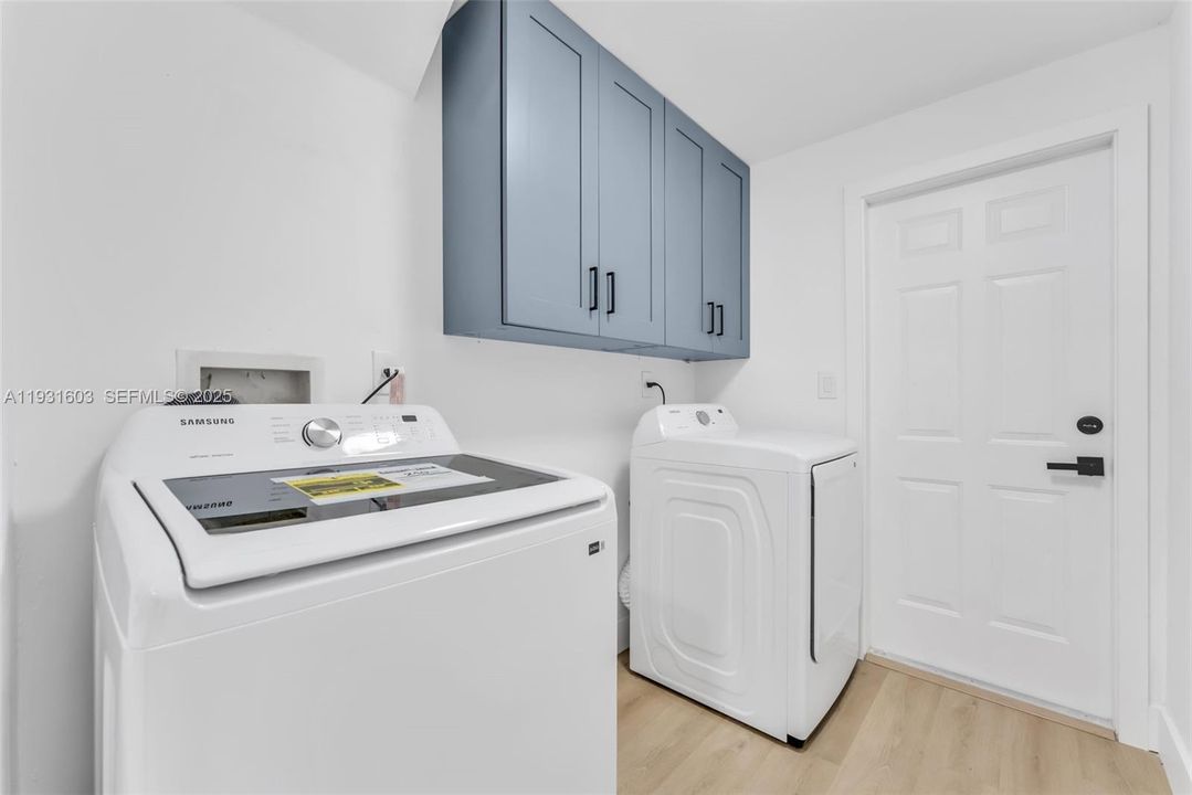 For Sale: $779,000 (4 beds, 2 baths, 2041 Square Feet)