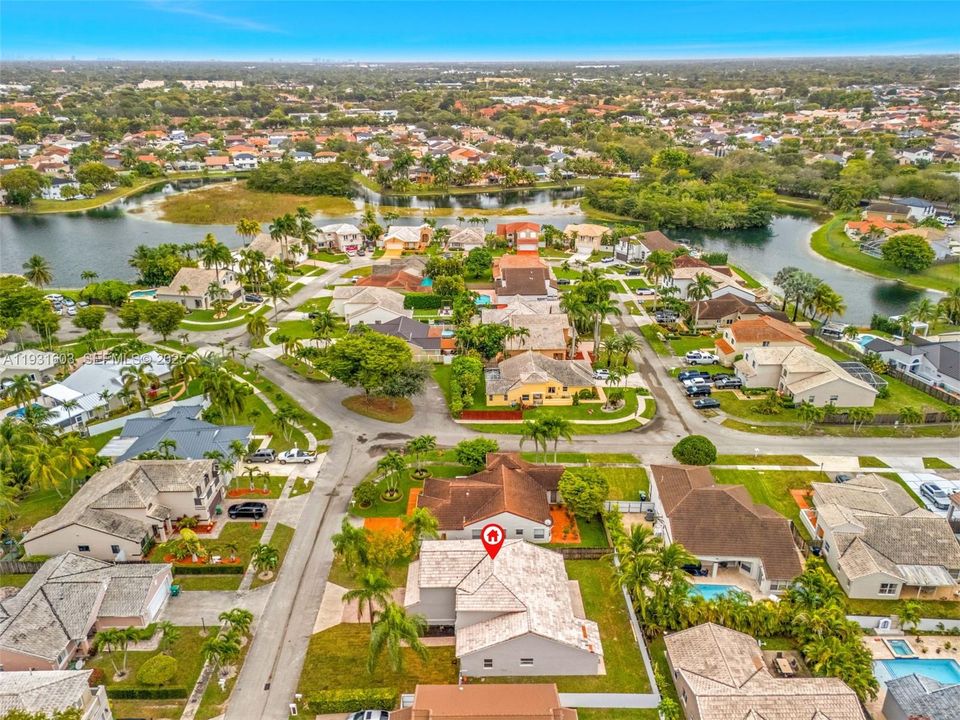 For Sale: $779,000 (4 beds, 2 baths, 2041 Square Feet)