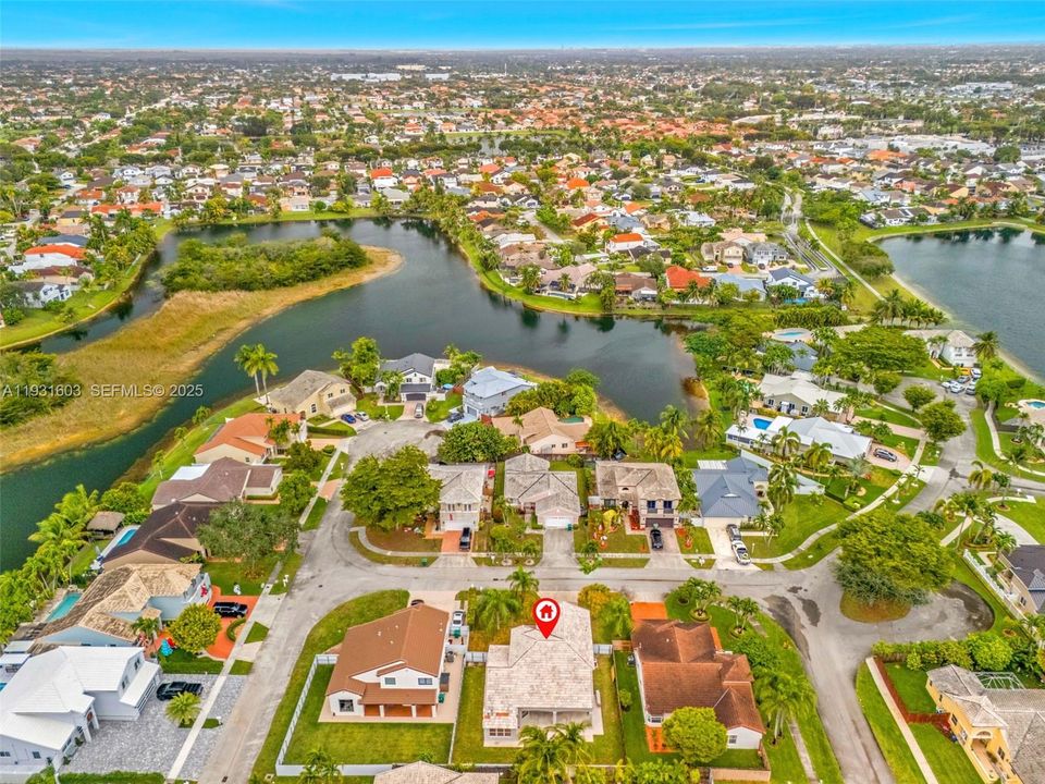 For Sale: $779,000 (4 beds, 2 baths, 2041 Square Feet)