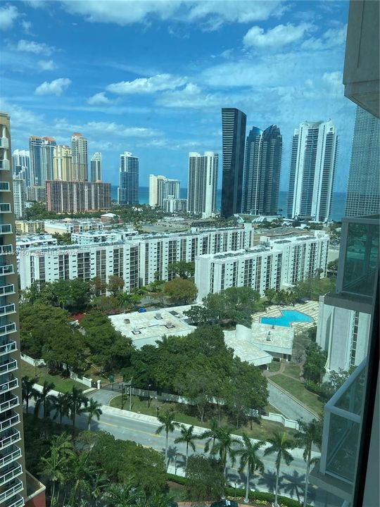 For Rent: $1,750 (1 beds, 1 baths, 640 Square Feet)