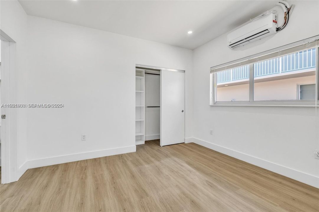 For Rent: $1,900 (1 beds, 1 baths, 1029 Square Feet)