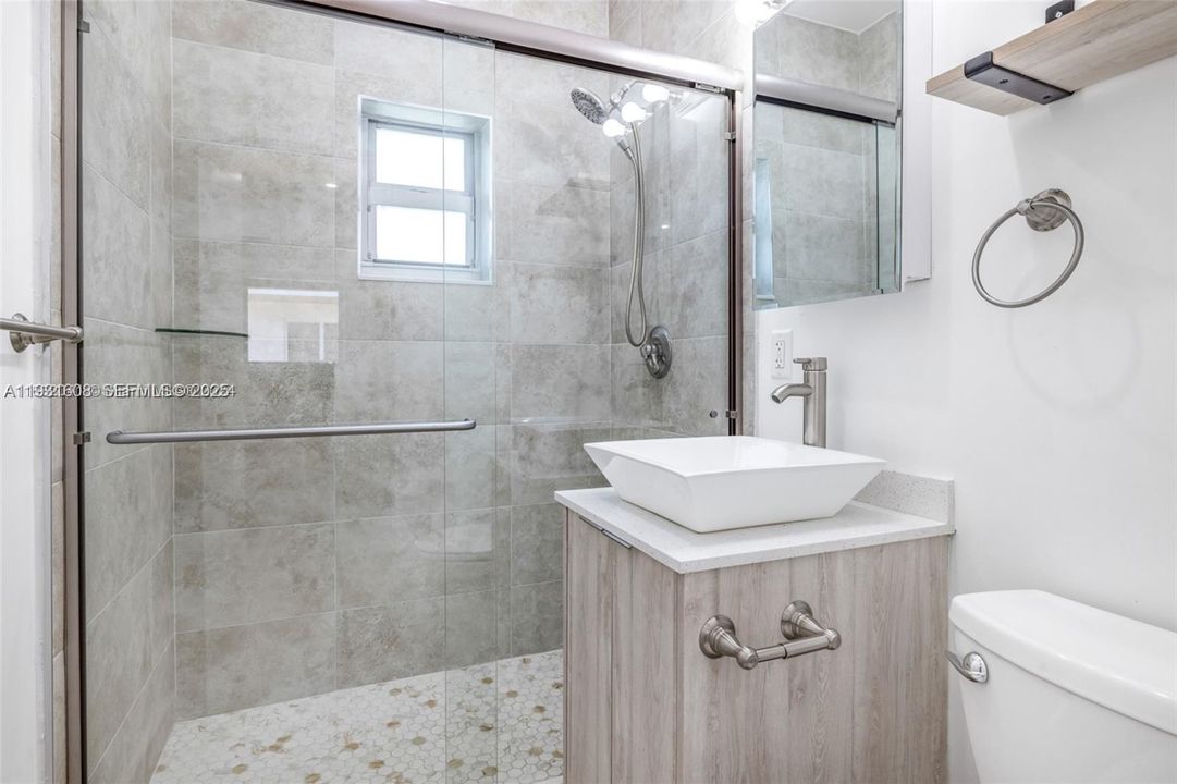 For Rent: $1,900 (1 beds, 1 baths, 1029 Square Feet)