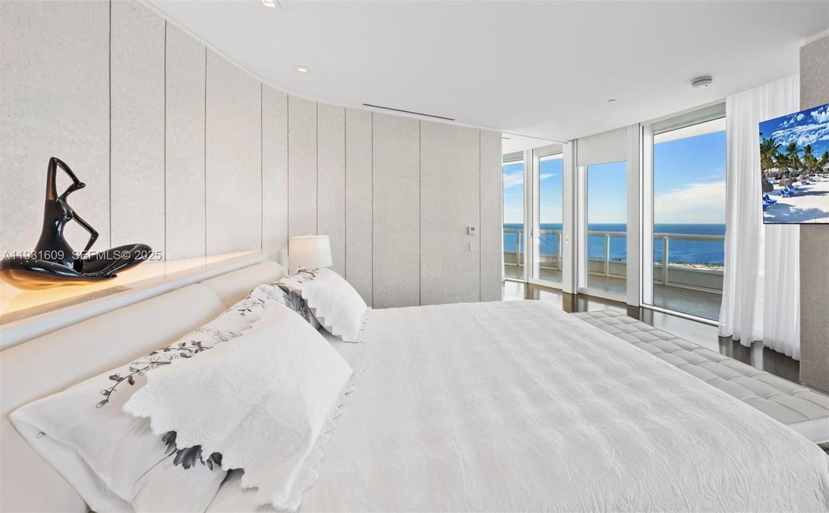 Master Bedroom & Master Bedroom Balcony