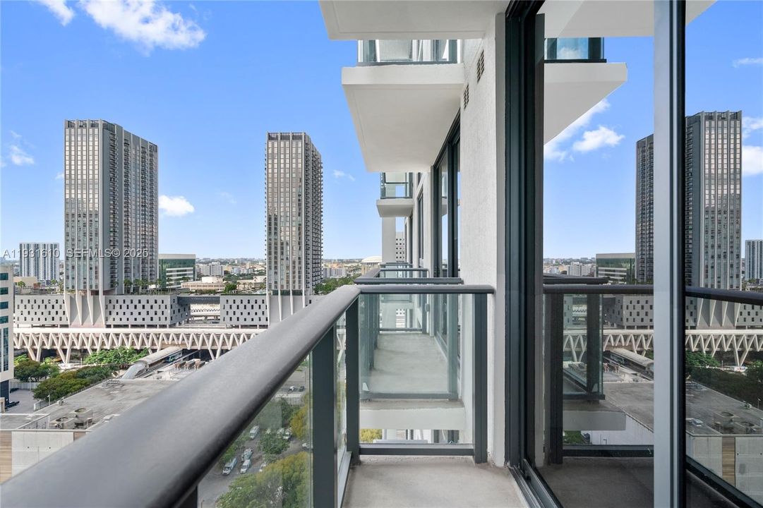 For Rent: $3,800 (1 beds, 1 baths, 600 Square Feet)