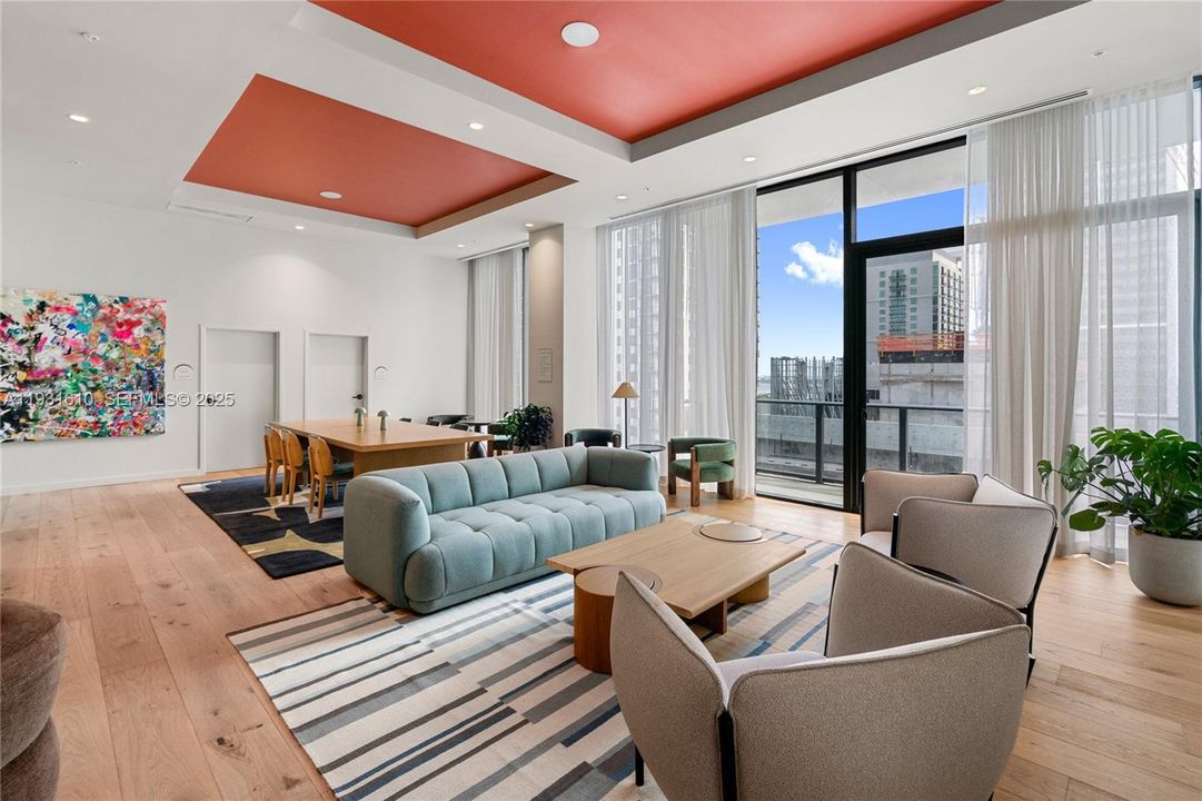 For Rent: $3,800 (1 beds, 1 baths, 600 Square Feet)