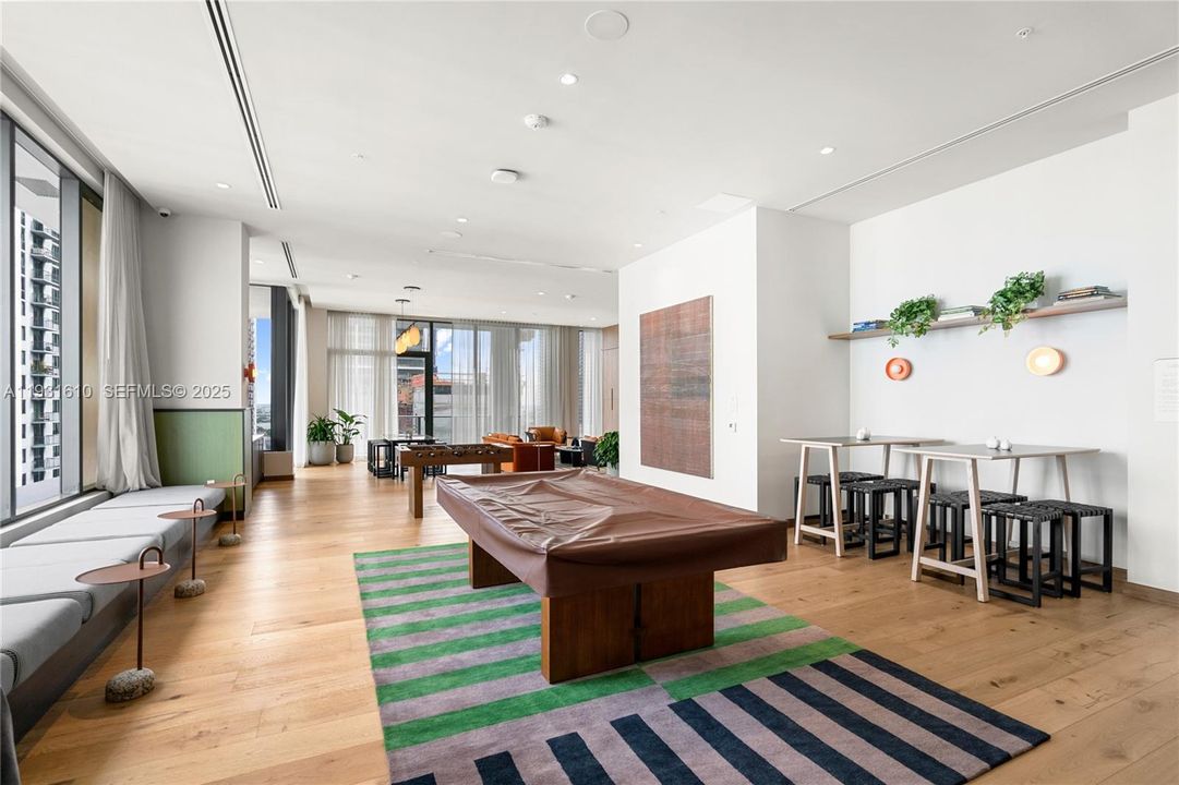 For Rent: $3,800 (1 beds, 1 baths, 600 Square Feet)