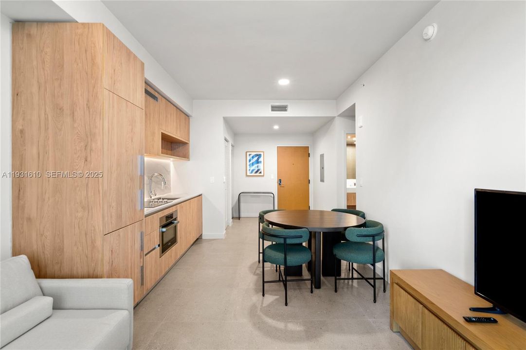 For Rent: $3,800 (1 beds, 1 baths, 600 Square Feet)