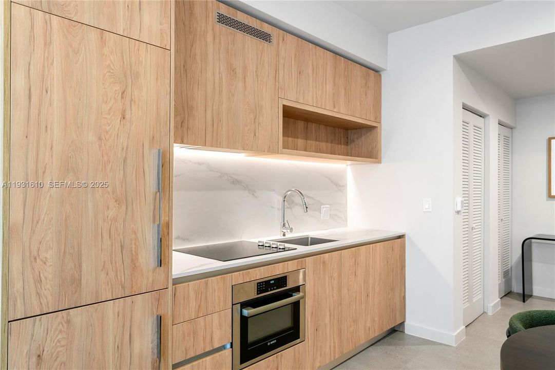 For Rent: $3,800 (1 beds, 1 baths, 600 Square Feet)