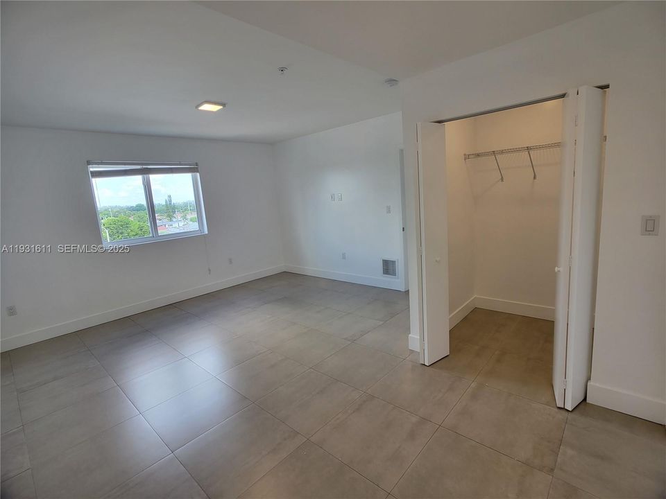 В аренду: $2,550 (3 спален, 2 ванн, 29413 Квадратных фут)