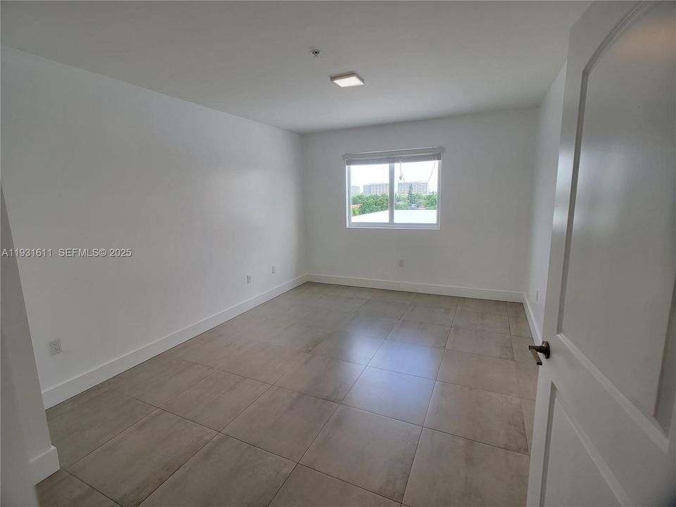 В аренду: $2,550 (3 спален, 2 ванн, 29413 Квадратных фут)