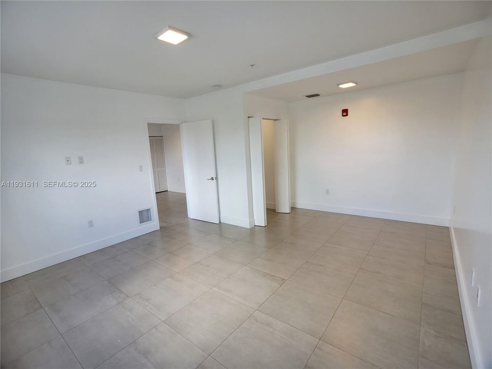 В аренду: $2,550 (3 спален, 2 ванн, 29413 Квадратных фут)