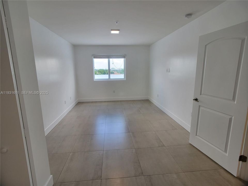 В аренду: $2,550 (3 спален, 2 ванн, 29413 Квадратных фут)