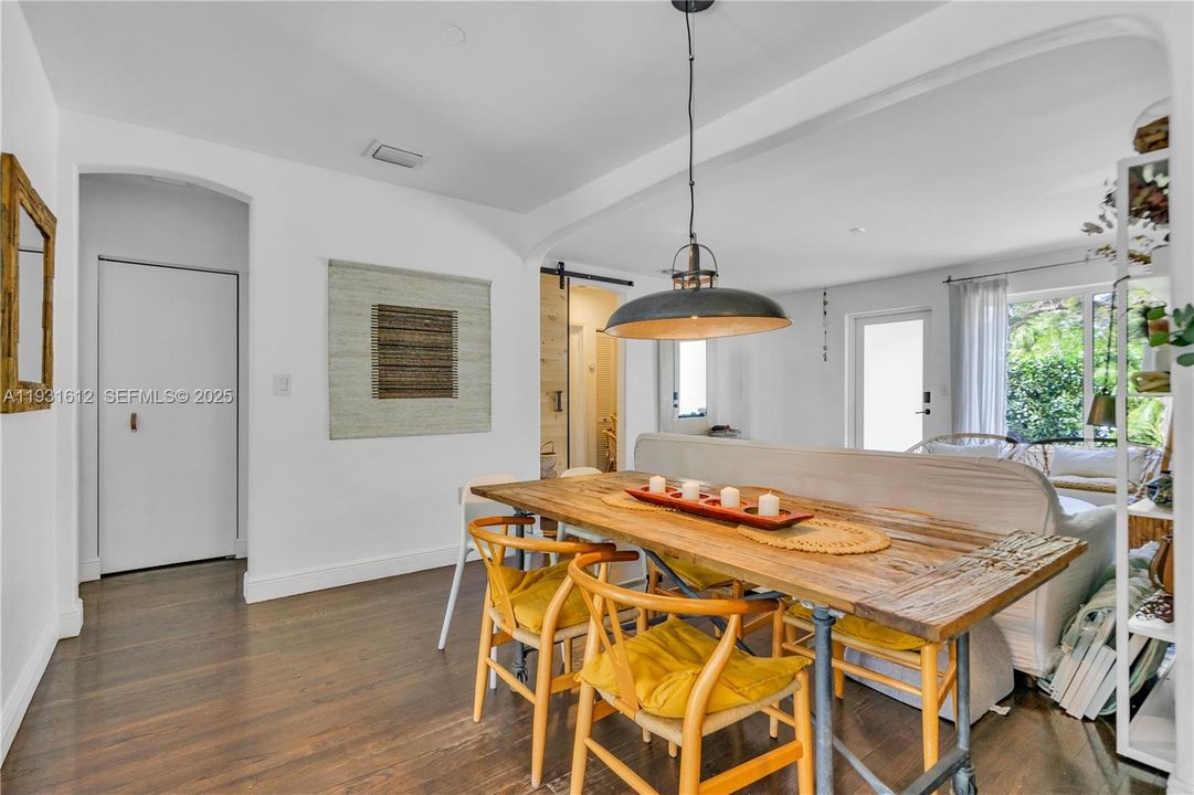 待售: $1,475,000 (3 贝兹, 2 浴室, 1304 平方英尺)