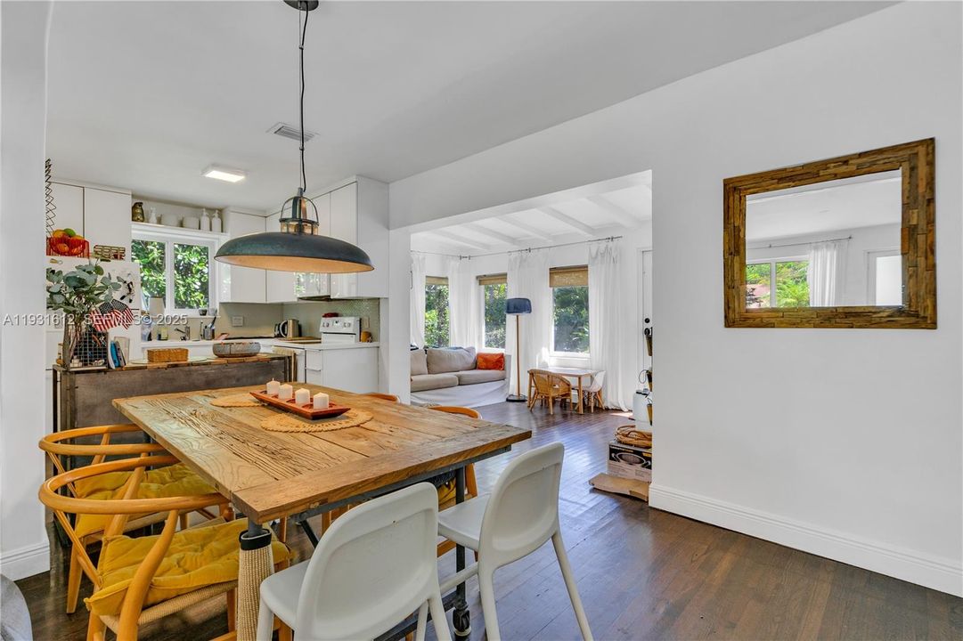 待售: $1,475,000 (3 贝兹, 2 浴室, 1304 平方英尺)