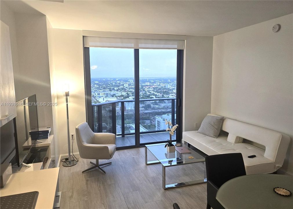 For Rent: $3,500 (1 beds, 1 baths, 541 Square Feet)