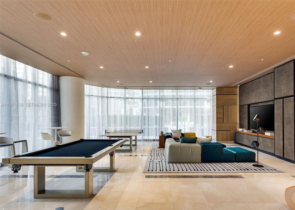 For Rent: $3,500 (1 beds, 1 baths, 541 Square Feet)