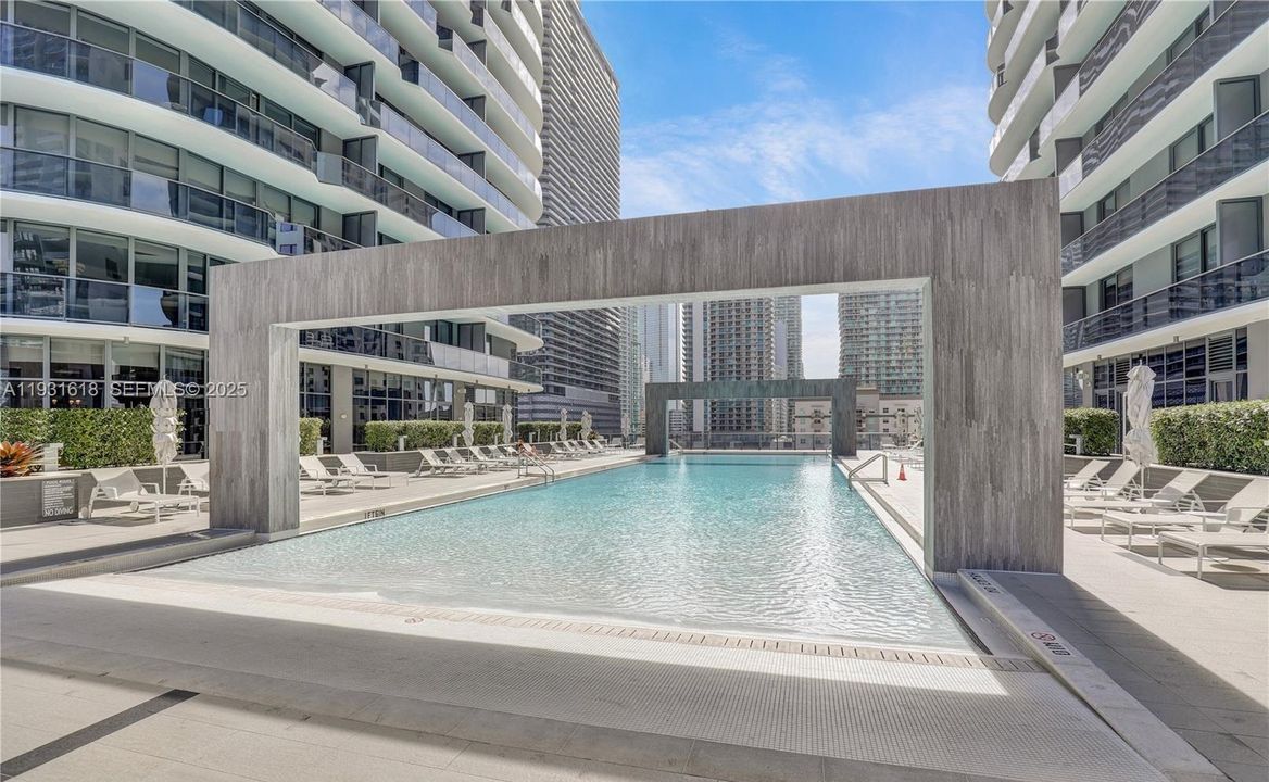 For Rent: $3,500 (1 beds, 1 baths, 541 Square Feet)