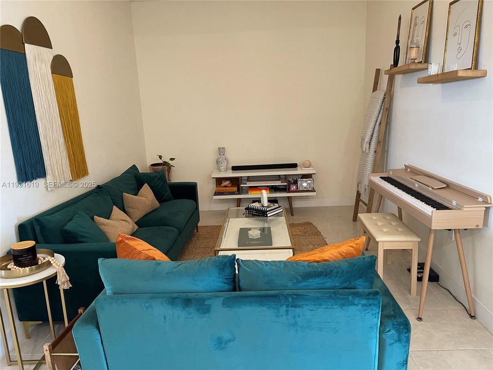 В аренду: $3,000 (2 спален, 2 ванн, 1134 Квадратных фут)