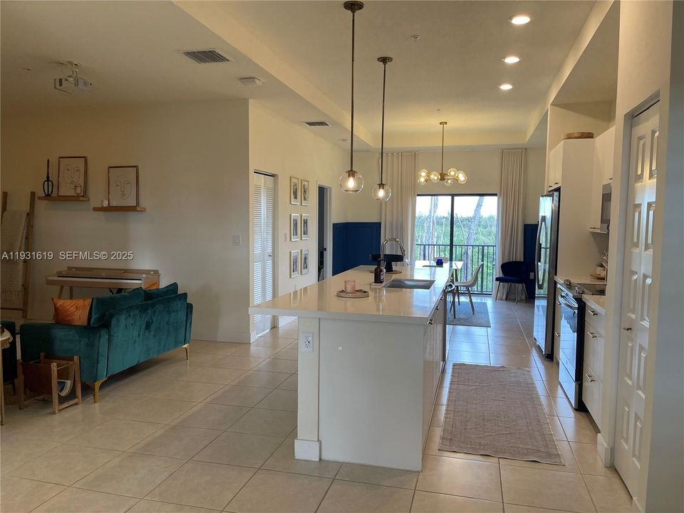 В аренду: $3,000 (2 спален, 2 ванн, 1134 Квадратных фут)