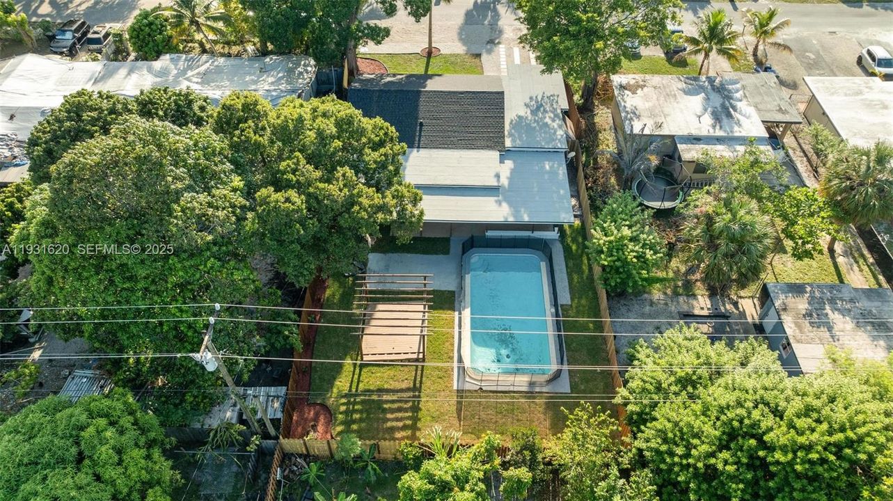 En Venta: $665,000 (3 camas, 3 baños, 1558 Pies cuadrados)