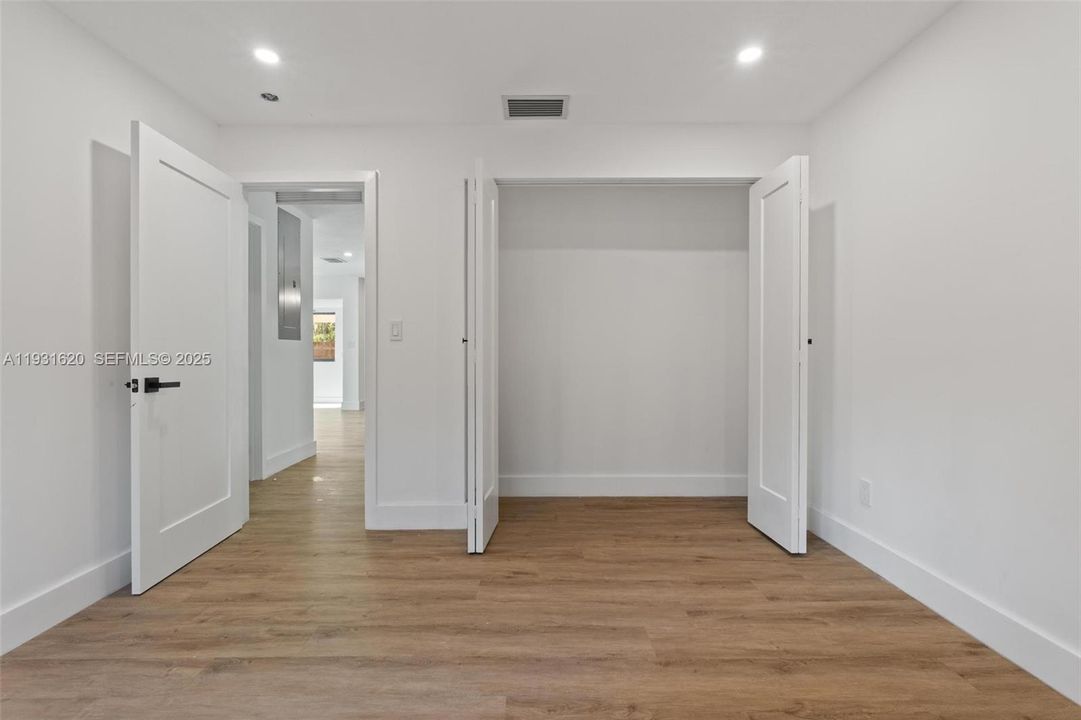 En Venta: $665,000 (3 camas, 3 baños, 1558 Pies cuadrados)