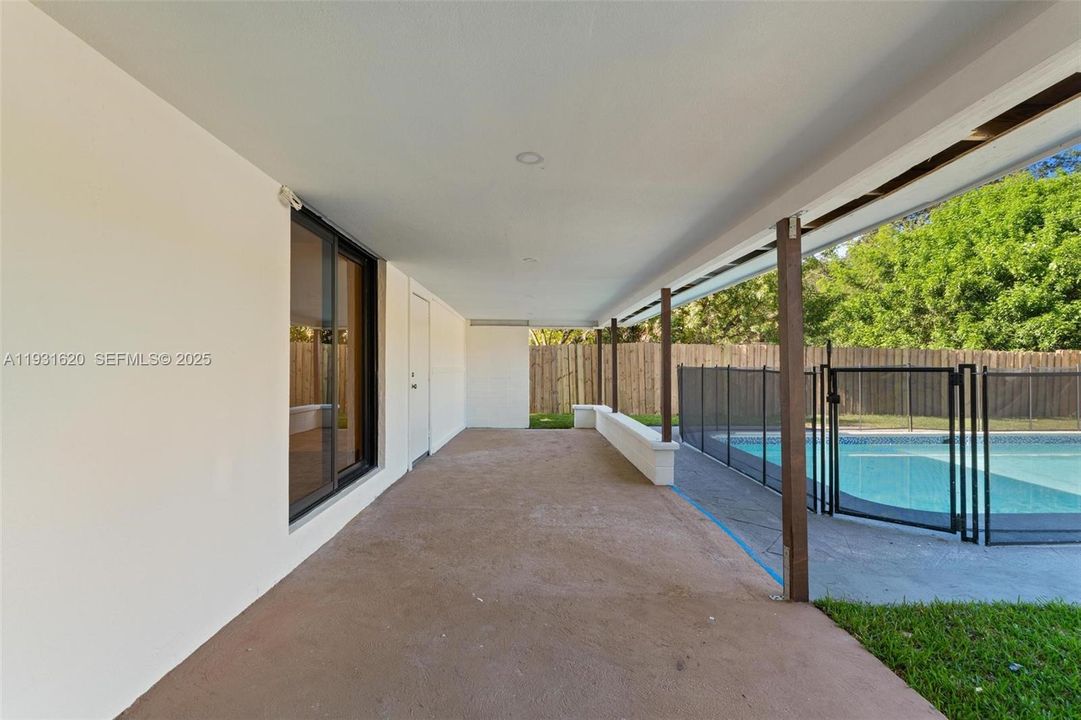 En Venta: $665,000 (3 camas, 3 baños, 1558 Pies cuadrados)