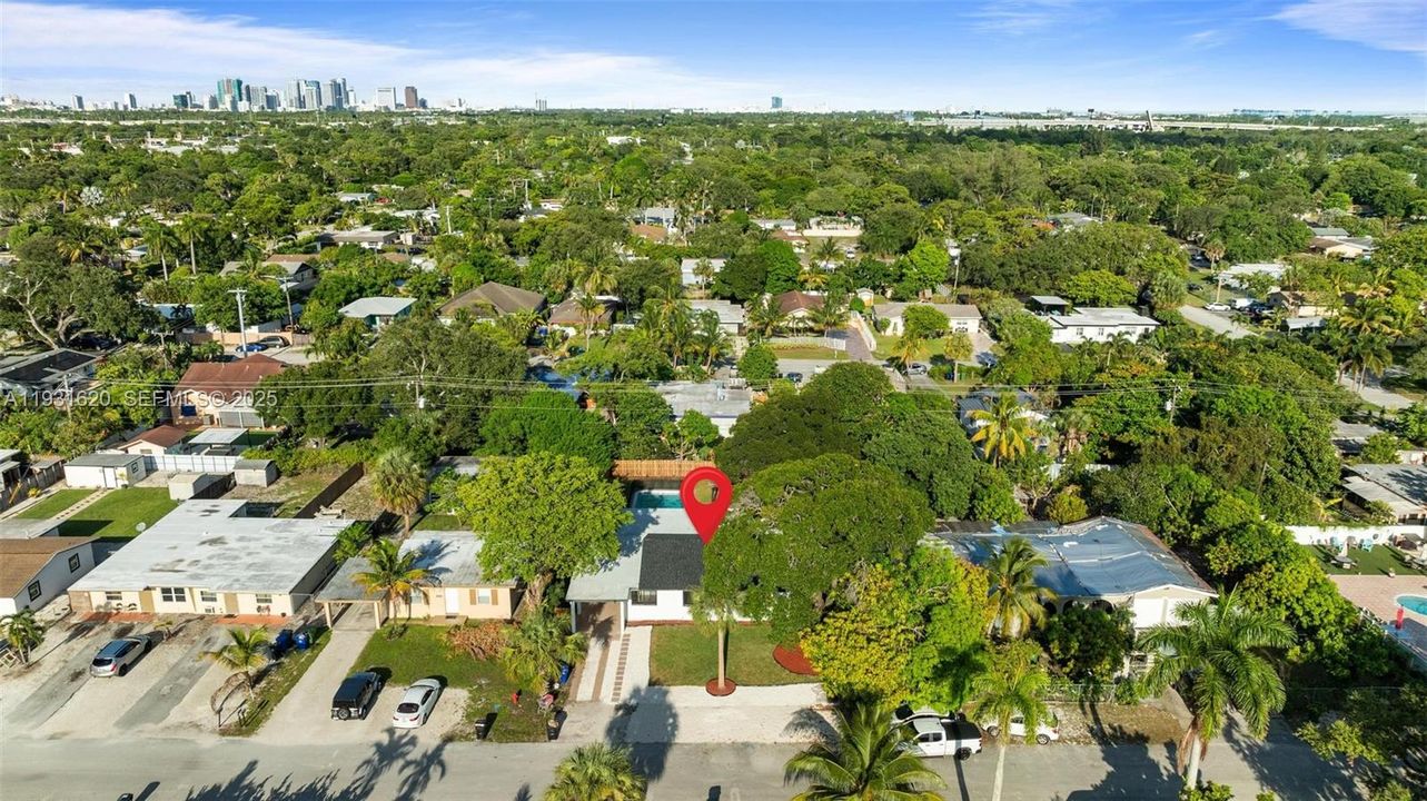 En Venta: $665,000 (3 camas, 3 baños, 1558 Pies cuadrados)