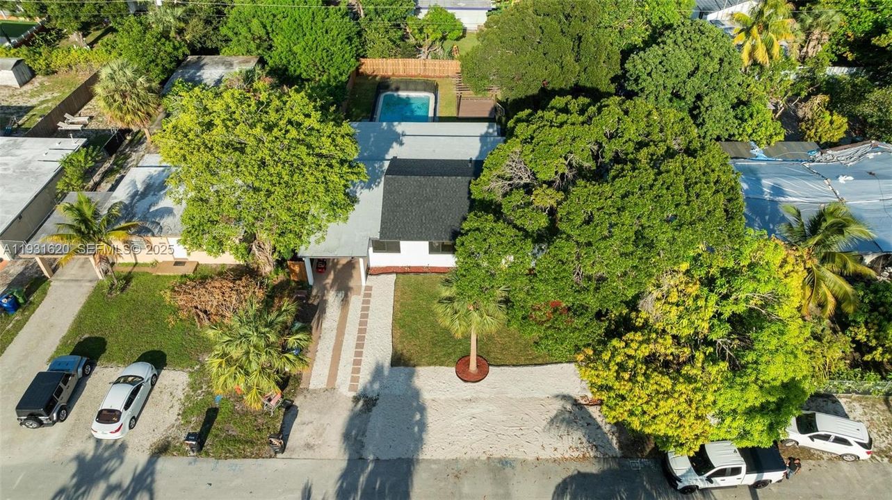 En Venta: $665,000 (3 camas, 3 baños, 1558 Pies cuadrados)