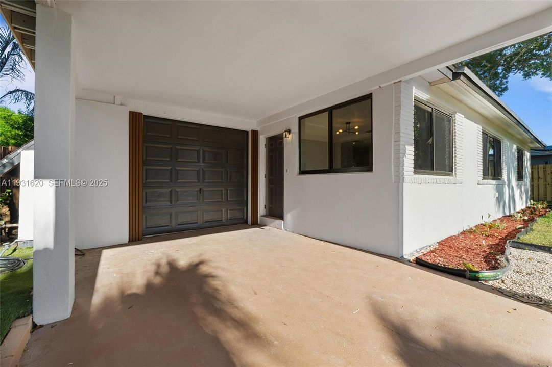 En Venta: $665,000 (3 camas, 3 baños, 1558 Pies cuadrados)