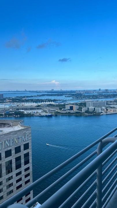 出租: $3,600 (2 贝兹, 2 浴室, 1105 平方英尺)