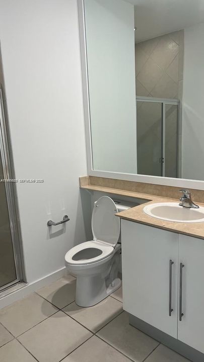 出租: $3,600 (2 贝兹, 2 浴室, 1105 平方英尺)