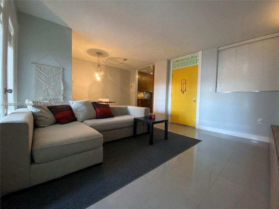 В аренду: $2,550 (1 спален, 1 ванн, 523 Квадратных фут)