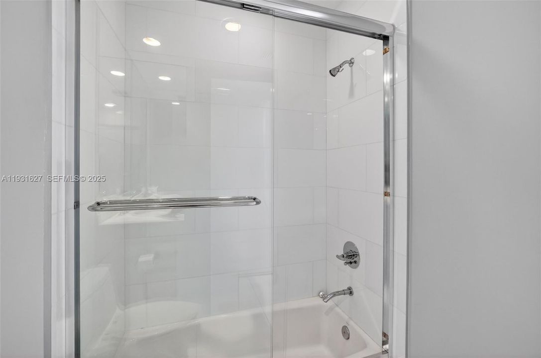 En Venta: $2,100,000 (3 camas, 3 baños, 2235 Pies cuadrados)